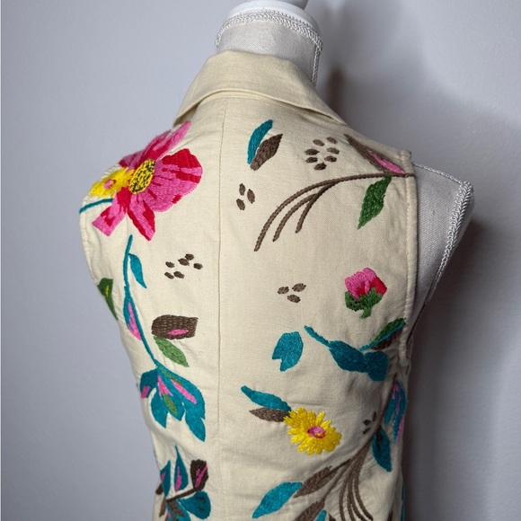 BCBGMaxAzria Floral Embroidered Vest Size XS - Picture 5 of 8